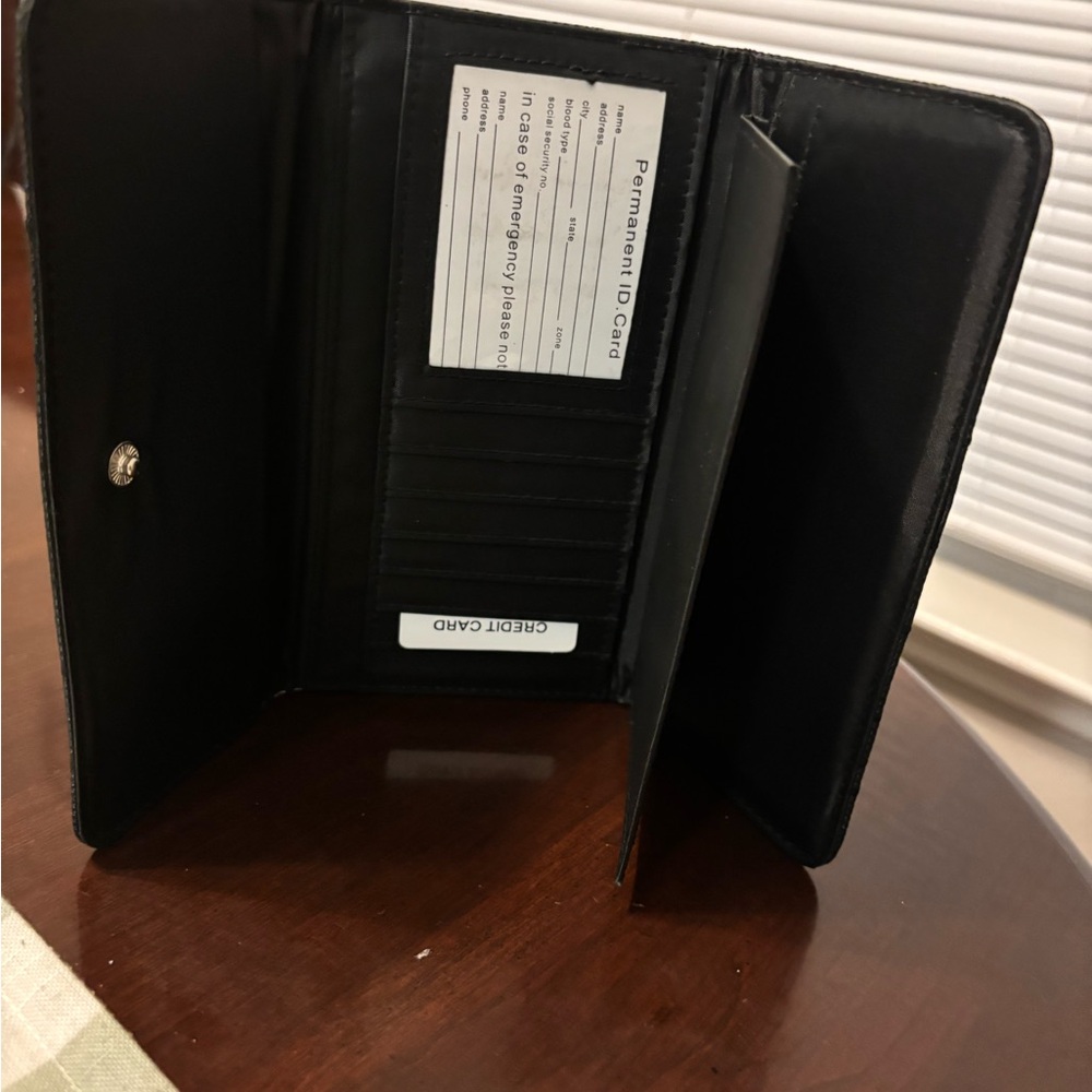 Black Patterned Wallet - image 8